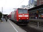 146 113-6 mit einem RE nach Basel Bad. Bf beim Halt in Freiburg (Brsg) Hbf.