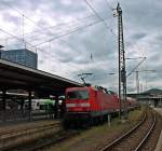 Am 09.05.2013 stand die Freiburger 143 972 zusammen mit der Schwester 143 308-5 und einem vierteiligen Regio Zug, darunter befindet sich auch ein n-Wagen, auf Gleis 7 des Freiburger Hbf und wartet auf