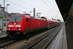 146 231-6 mit dem RE 26511 von Offenburg nach Basel Bad. Bf am Vormittag des 14.12.13 beim Halt in Freiburg (Breisgau) Hbf.