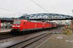 Gleich mit drei 185er, 185 072-6 + 185 118-7 + 185 095-7, fuhr am 31.08.2014 dieser gemischte Güterzug durch Freiburg (Brsg) Hbf in Richtung Norden.