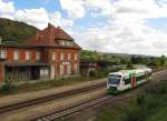 EB VT 307 als DPE 92050 von Gera Hbf nach Laucha (Unstrut), am 08.09.2012 beim Kreuzungshalt im alten Bf Freyburg (Unstrut).