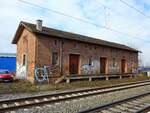Lagergebäude in Friesenheim (Baden), Rheintalbahn, bei Ausfahrt aus dem Bahnhof nach Norden Richtung Offenburg, aufgenommen am 07.03.2013
