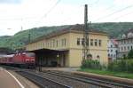 Auch sehr formschn ist der Bahnhof Geislingen mit der gerade angekommenen 143 645-0 davor.