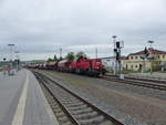 DB-Cargo 261 014-5 Voith Gravita 10 BB (9280 1261 014-5 D-DB) durchfährt am 20.5.2020 den Hauptbahnhof Gera mit einem Schüttgutzug.