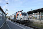 TRIANGULA 248 018 mit einem Kesselwagenzug von Emleben nach Schirnding, am 20.10.2022 in Jena-Göschwitz.