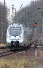 1442 113 fährt am 15.12.2013 mit der S5X aus Zwickau (Sachs) Hbf nach Halle (Saale) Hbf in den Bahnhof von Gößnitz ein.