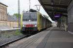  Zugdurchfahrt  auf Gleis 4 in Gttingen: 189 930 (ES 64 F4-030) kommt mit geschlossenen ARS Autotransportwagen in Richtung Norden durch.