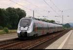 9442 304 (Bombardier Talent 2) von Abellio Rail Mitteldeutschland als RE 74560 (RE16) von Halle(Saale)Hbf nach Erfurt Hbf erreicht den Bahnhof Großheringen auf Gleis 2.
[16.6.2018 | 8:50 Uhr]