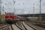 RP 215 001-9 am Schluss des Sonderzuges bei der Ausfahrt in Hagen Hbf, Dezember 2015.