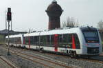 Abellio 1648 445/945 und 1648 429/929 fuhren, als RE4 nach Goslar, am 23.04.19 aus dem Bahnhof Halberstadt aus.