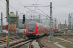 D-DB 50 80 86-81 xxx DABpbzfa als RE 16325 aus Magdeburg Hbf, am 13.02.2023 bei der Einfahrt in Halle (S) Hbf.
