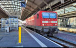 143 591-6 wartet auf Gleis 4 D-F in Halle(Saale)Hbf auf Ausfahrt.

🧰 S-Bahn Mitteldeutschland (DB Regio Südost)
🚝 S 37909 (S9) Halle(Saale)Hbf–Eilenburg
🕓 15.5.2022 | 8:33 Uhr