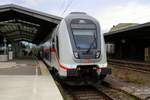 DBpbzfa 668.2 mit Zuglok BR 146.5 DB als IC 2441 (Linie 55) von Köln Hbf nach Dresden Hbf steht in Halle(Saale)Hbf auf Gleis 1.
