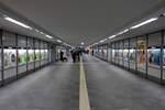 Blick auf den neuen, heller gestalteten Personentunnel der Ostseite in Halle(Saale)Hbf (Gleise 8-13 und 13a).