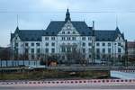 Blick auf das ehemalige Gebäude der Reichsbahndirektion (Rbd) Halle (Saale), in dem heute das Landesverwaltungsamt untergebracht ist.