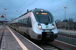1442 206 (Bombardier Talent 2) der S-Bahn Mitteldeutschland (DB Regio Südost) als S 37525 (S5X) nach Zwickau(Sachs)Hbf verlässt ihren Startbahnhof Halle(Saale)Hbf auf Gleis 11. [2.12.2017 | 16:11 Uhr]