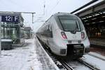 1442 702 und 1442 710 (Bombardier Talent 2) der S-Bahn Mitteldeutschland (DB Regio Südost) als S 37575 (S5) nach Altenburg stehen in ihrem Startbahnhof Halle(Saale)Hbf auf Gleis 12 bereit.