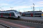 Abellio-Impression: 9442 114 (Bombardier Talent 2) von Abellio Rail Mitteldeutschland als RE 74582 (RE18) nach Saalfeld(Saale) und 9442 ??? als RE 74704 (RE9) nach Kassel-Wilhelmshöhe stehen in