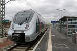 9442 304 (Bombardier Talent 2) von Abellio Rail Mitteldeutschland als RB 74620 (RB20) nach Eisenach steht in ihrem Startbahnhof Halle(Saale)Hbf auf Gleis 11 A-C. [28.12.2017 | 12:56 Uhr]