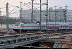 146 556-6 DB als IC 2047 (Linie 55) von Köln Hbf nach Dresden Hbf erreicht Halle(Saale)Hbf auf Gleis 9. [25.3.2018 | 18:55 Uhr]