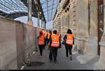 Anlässlich des Baustellenfests in Halle(Saale)Hbf konnten interessierte Besucher einen Blick hinter die Kulissen werfen. Neben einem bunten Rahmenprogramm mit Gewinnspielen, Kinderaktionen und Musik wurden Baustellenführungen auf der bis Ende 2019 im Umbau befindlichen Westseite durchgeführt.
[20.10.2018 | 13:57 Uhr]