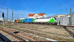 Containerzug mit 193 812-5 (Siemens Vectron) passiert Halle(Saale)Hbf in südlicher Richtung.