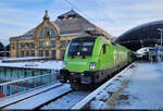 Mit über 3,5 Stunden Verspätung trifft der Flixtrain mit 182 523-1 (Siemens ES64U2-023) in Halle(Saale)Hbf auf Gleis 7 ein.
