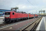 Sonderfahrt-Auflauf in Halle(Saale)Hbf: Erst ein 143er-Pärchen, dann ein Siemens Velaro D, nun noch überraschend auf Gleis 5 einfahrend 114 035-9 (112 035-1) mit der kalten 145 047-7 sowie der ebenfalls am Strom befindlichen 112 141-7. Das Gespann wird hier Kopf machen.
Auf die Schnelle konnte leider keine Position mit besserer Sicht auf die Loks gesucht werden.

🧰 Wedler Franz Logistik GmbH & Co. KG (WFL)
🕓 26.11.2024 | 12:47 Uhr