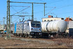 187 307-4 passiert Halle(Saale)Hbf als Tfzf in südlicher Richtung und begegnet dabei einem Kesselzug, der in die Zugbildungsanlage (ZBA) Halle (Saale) einfährt.