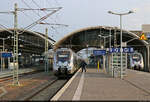 Wenn der Fernverkehrs-Bahnsteig zum S-Bahn-Hotspot wird:
Zwei Züge der S5 bzw. S5X stehen in Halle(Saale)Hbf auf Gleis 8 und 9. Die linke Einheit mit 1442 631 und einem weiteren Bombardier Talent 2 ist eine der Verstärkerfahrten für die Leipziger Buchmesse.

🧰 S-Bahn Mitteldeutschland (DB Regio Südost)
🚝 S5X Leipzig Hbf–Halle(Saale)Hbf | S5 Halle(Saale)Hbf–Borna
🕓 29.3.2025 | 17:33 Uhr