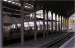 Licht und Schattenspiel - 

... in der westlichen Bahnsteighalle des Hauptbahnhofes von Halle. 

22.04.2026 (M)
