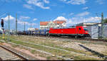 187 176-3 passiert mit bunt gemischtem Anhang den Bahnsteig 12/13 in Halle (Saale)Hbf (Fotostandort) in s�dlicher Richtung.

🧰 DB Cargo
🕓 2.5.2025 | 13:09 Uhr