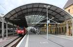 Am 24.10.2022 stand am Bahnsteig 6 in Halle (S) Hbf die DB 146 011 mit dem RE 4891 'Saale-Express' abfahrbereit nach Jena-G�schwitz.