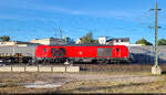 249 029-0 (Siemens Vectron Dual Mode light) beschleunigt mit leeren Wagen f�r Schienentransporte aus der Zugbildungsanlage (ZBA) Halle (Saale) in s�dlicher Richtung.
Seitlich festgehalten vom Bahnsteig 12/13 in Halle(Saale)Hbf.

🧰 DB Cargo ...
