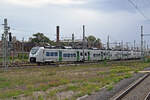 Zusammen mit 1463 015 erreicht 1463 009 am 19.09.26 als S35 aus Leipzig kommend den Hbf Halle(S). Fotografiert von Bahnsteig 6.