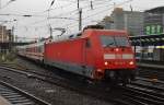 Hier 101 114-7 mit IC2182 von Kassel-Wilhelmshhe nach Stralsund Hbf., bei der Einfahrt am 11.10.2011 in Hamburg Hbf.