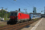 3203 der DSB �bernimmt am 23.06.26 in Hamburg-Altona den von 384 014 der CD gebrachten RJ 382 und wird diesen anschlie�end nach Koebenhavn bringen.