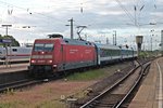 Einfahrt am 26.05.2015 von 101 005-7 mit einer Ersatzgarnitur aus alten tschechischen Wagen als EC 174  Jan Jesenius  (Budapest Keleti - Hamburg Altona) in den Endbahnhof.