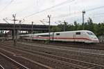 Nachschuss auf 402 035-0  Görlitz , als dieser am Abend des 18.07.2019 zusammen mit 402 017-8  Bergen auf Rügen  von Maschen kommend in den Bahnhof von Hamburg Harburg auf Gleis 2 fuhr.