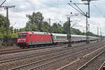 Am Mittag des 19.07.2019 fuhr 101 111-3 mit ihrem langen InterCity aus Richtung Maschen kommend in den Bahnhof von Hamburg Harburg ein.