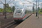 Einfahrt am Mittag des 19.07.2020 von 412 015 (9015/0812 015-7) aus Richtung Maschen kommend in den Endbahnhof Hamburg Harburg auf Gleis 5 ein.