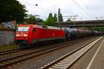 DB Cargo Siemens 152 104-6 mit Kesselwagen in Hamburg Harburg am 18.07.25 vom Bahnsteig aus fotografiert