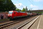 DB Cargo Siemens 152 100-4 in Hamburg Harburg am 18.07.25 vom Bahnsteig aus fotografiert