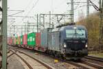 193 566 Cargounit  Rafal  mit Containerzug in Hamburg Harburg, April 2026.