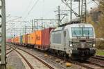 383 421-5 METRANS mit Containerzug in Hamburg Harburg, April 2026.