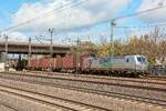 193 480 akiem  green cargo  mit KLV in Hamburg Harburg, April 2026.