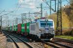 383 449-6 METRANS mit Containerzug in Hamburg Harburg, April 2026.