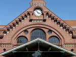 Kaum beachtete Schnheit im Sden der Hansestadt: Straenfront des Fernbahnhofs Hamburg-Harburg, bald 120 Jahre alt und vom Modernisierungswahn weitgehend verschont.