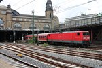 Ausfahrt am 25.05.2015 von der Kieler 112 150 mit einem  SH-Express  (Hamburg Hbf - Flensburg) aus dem Hamburger Hauptbahnhof.