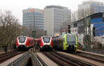 Zufällig ergab sich am 10.2.2026 um 10.12 Uhr diese Konstellation bei der Einfahrt bzw. Ausfahrt am Bahnhof Hamburg - Dammtor: v. li. 490605, mittig 490122 und rechts ET 6.04 der Nordbahn!